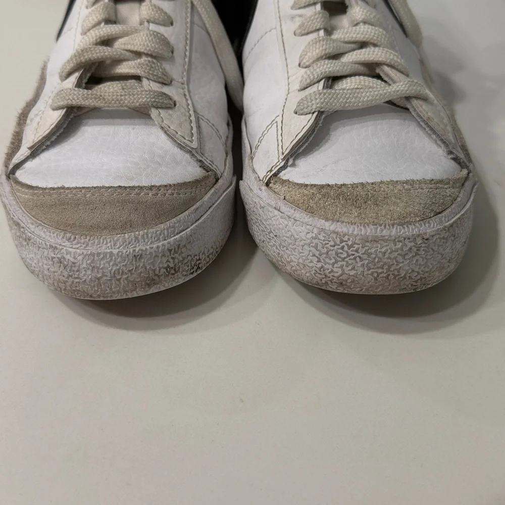 Nike Blazer Low 77 Vintage Sneakers in Black and White | 6Y